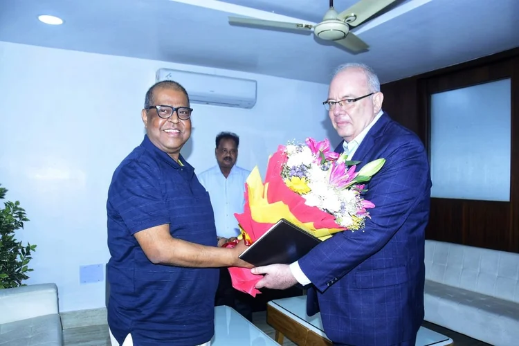 Transseksual yigit qidirmoqda